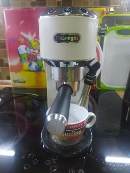 KÁVOVAR DELONGHI DEDICA STYLE EC685.M - 3