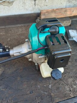 Benzínový křovinořez - 3