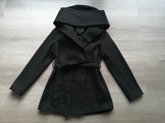 DÁMSKÝ ČERNÝ KABÁT - 3
