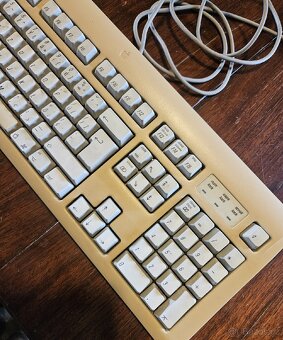 AppleDesign Keyboard M2980 CZ layout (1994) - 3