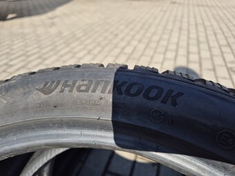 148. 2 kusy zimních pneumatik Hankook 245/40/19 - 3