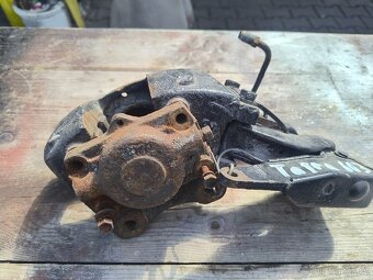 Tatra 603 zadní brzdový třmen - 3