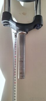 Odpružená vidlice Suntour XCM30 100mm 29 - 3