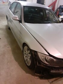 Bmw e90 320i - 3