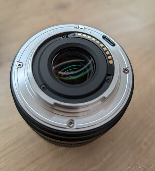 Viltrox 25mm f1.7 a 56mm f1.7 pre Fujifilm - 3