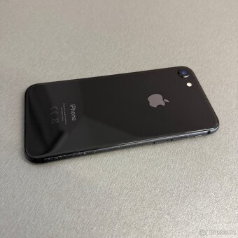 iPhone 8 64GB, pěkný stav, 12 měsíců záruka - 3