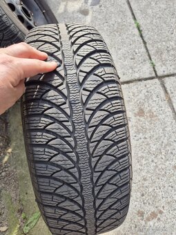 Pneu 195/65 R15 s disky - 3