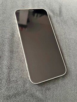 iPhone 12 64 GB Bílý - 3