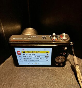Panasonic Lumix DMC-TZ7 – 10.1Mpx CCD s 12× zoomem - 3