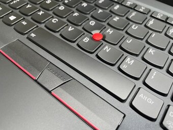 Lenovo ThinkPad T14s - CPU 10.gen / 16GB RAM / dotykové LCD - 3