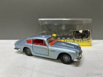 Dinky toys Aston Martin DB6 - 3