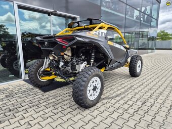 CAN-AM Maverick R - 3