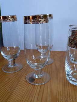 Sklenice se zlaceným hrdlem - 3