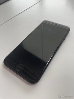 iPhone SE 2020 64gb černý - 3
