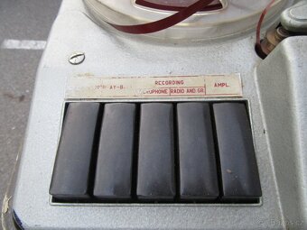 Nabízím historický kotoučový magnetofon. Netestováno. Prodáv - 3