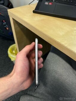 iPhone SE 2020 128GB - 3