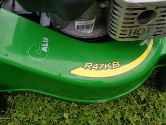 Prodám sekačku John Deer - 3