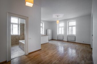 3kk Komunardů 24, Holešovice - 3