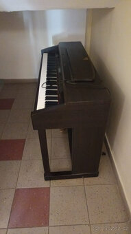 Yamaha CLP 750 - 3