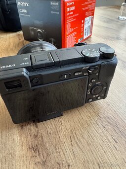 Sony Alpha 6400 + 16-50 OSS, E3.5-5.6/PZ - 3