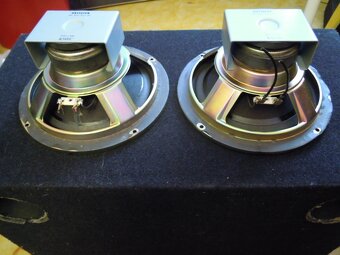 Prodám Basové reproduktory cena za oba 1000kč - 3