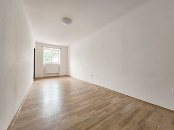 Pronájem bytu 1+1, 32 m² – Polná, Sezimovo náměstí - 3