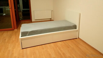 IKEA MALM postel s roštem,pružinová matrace, 2x zásuvka - 3