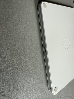 Apple Magic Trackpad (USB-C) bílý - 3