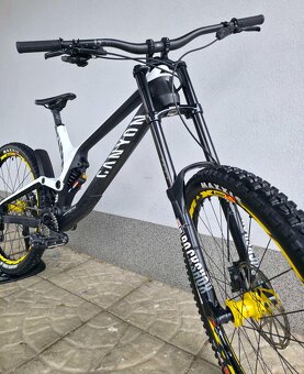 Downhill kolo Canyon Sender CF 9.0 Team Carbon 2018 27.5" - 3