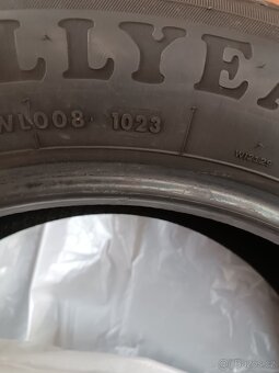 Pneu 235/55/18 - 3