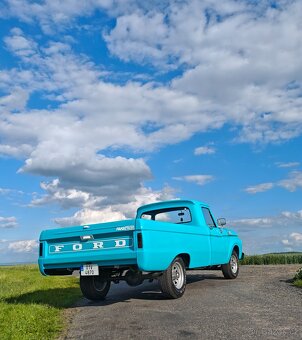 Ford F-100 PickupTruck - 3