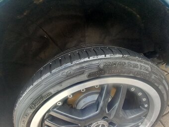 Prodám alu kola s pneu na Mercedes - 3
