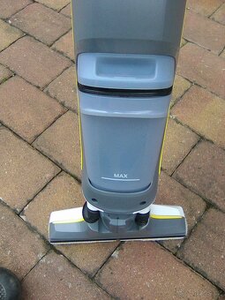 vysavač a vytírač KARCHER - 3