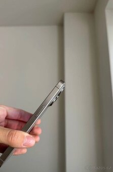 iPhone 15 pro - 3