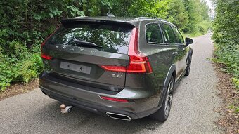 Volvo V60 B4 2.0 Cross Country, 1.majitel 2021, TOP stav - 3