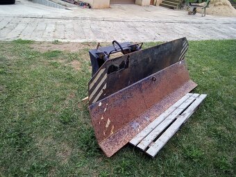 Přední radlice na traktor - 3