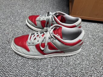 Boty NIKE DUNK LOW grey/red vel. 45 - 3