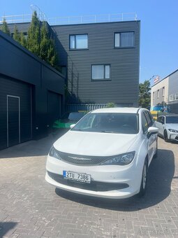 Prodám Chrysler Pacifica 2022 3,6 V6 - 3