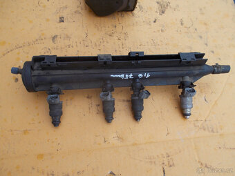 Škrtící klapka a vstřiky Škoda Octavia II 1.6 75kw - 3