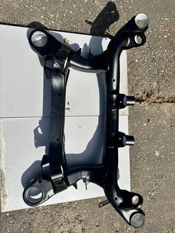 Zadní nápravnice (klec) e90/e87 - 3