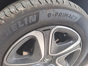 Prodám  pneu  205/55 R 16 - 3
