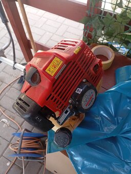 Prodám křovinák značky HECHT - 3