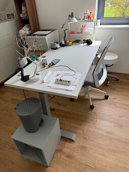 Prodam elektricky polohovaci stul - 3
