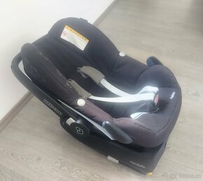 Autosedačka Maxi-Cosi Pebble (0 - 18měs)+ základna FamilyFix - 3