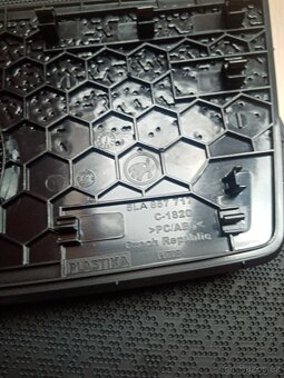 Škoda Enyaq / Elroq 2022, kryt reproduktoru - 3