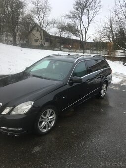 Mercedes E 220 D - 3