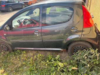 Prodám peugeot 107,AC,70.000km.Benzin,5-ti dveř.dovoz - 3