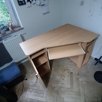 Prodám rohový počítačový stůl - 3
