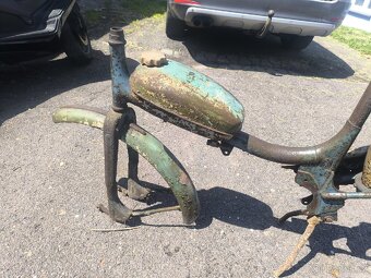 Stadion S11, rám +komplet plechařina. - 3