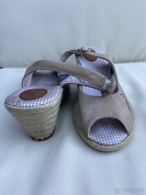 Krásné sandály Tommy Hilfiger na platforme (39) - 3